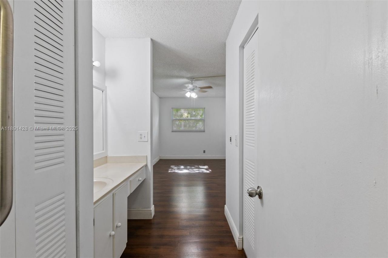 1251 SW 125th Ave, Unit 211T, Pembroke Pines, FL 33027 Photo