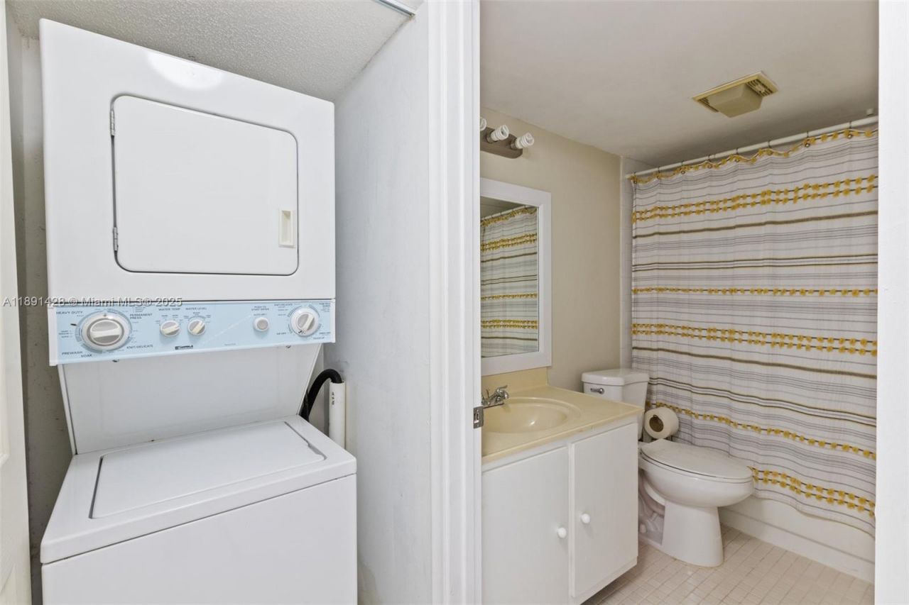 1251 SW 125th Ave, Unit 211T, Pembroke Pines, FL 33027 Photo