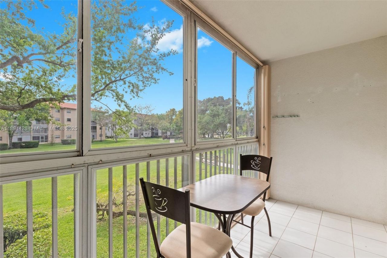 1251 SW 125th Ave, Unit 211T, Pembroke Pines, FL 33027 Photo