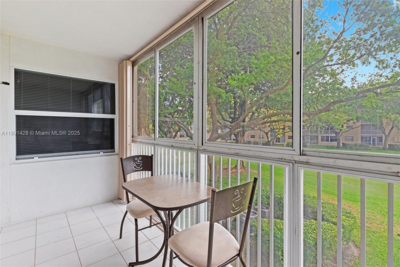 1251 SW 125th Ave, Unit 211T, Pembroke Pines, FL 33027 Photo