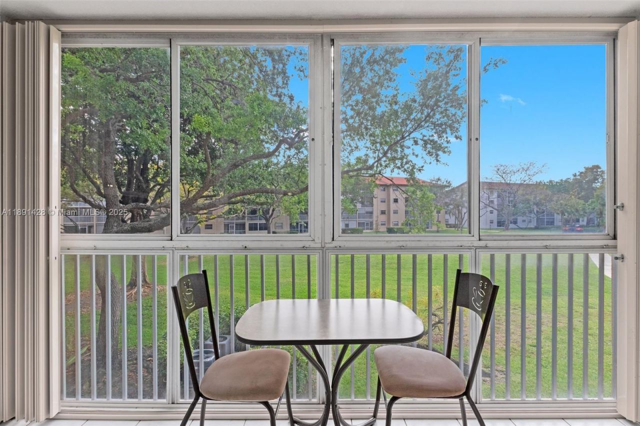 1251 SW 125th Ave, Unit 211T, Pembroke Pines, FL 33027 Photo