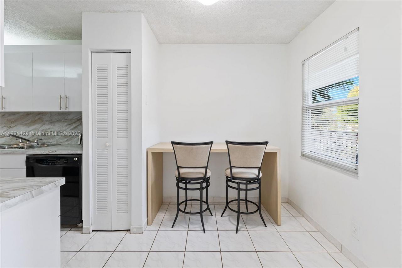 1251 SW 125th Ave, Unit 211T, Pembroke Pines, FL 33027 Photo