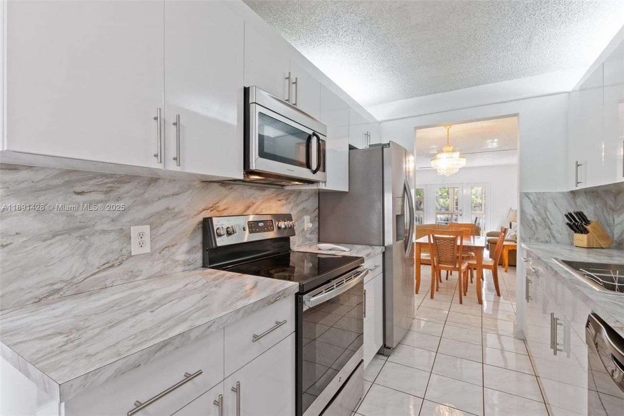 1251 SW 125th Ave, Unit 211T, Pembroke Pines, FL 33027 Photo