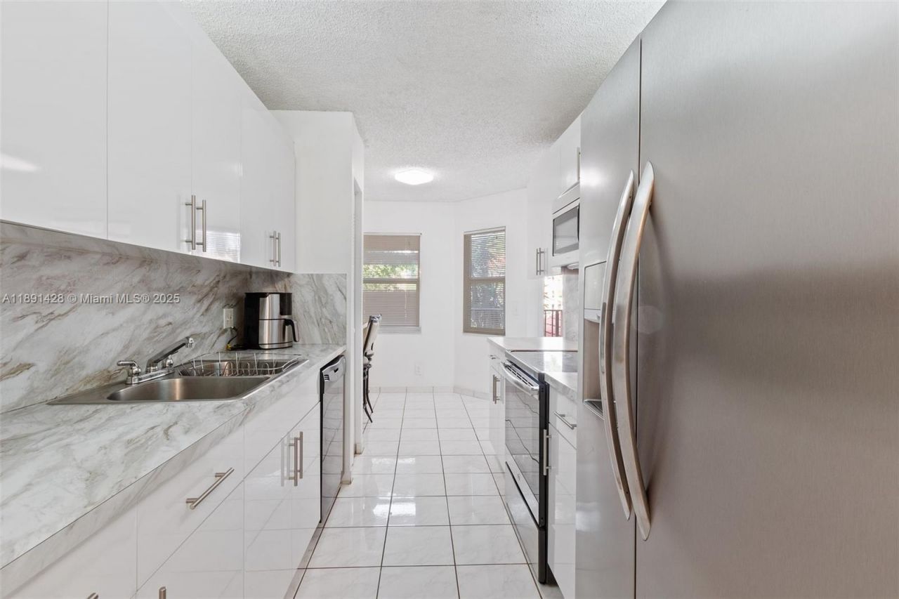 1251 SW 125th Ave, Unit 211T, Pembroke Pines, FL 33027 Photo