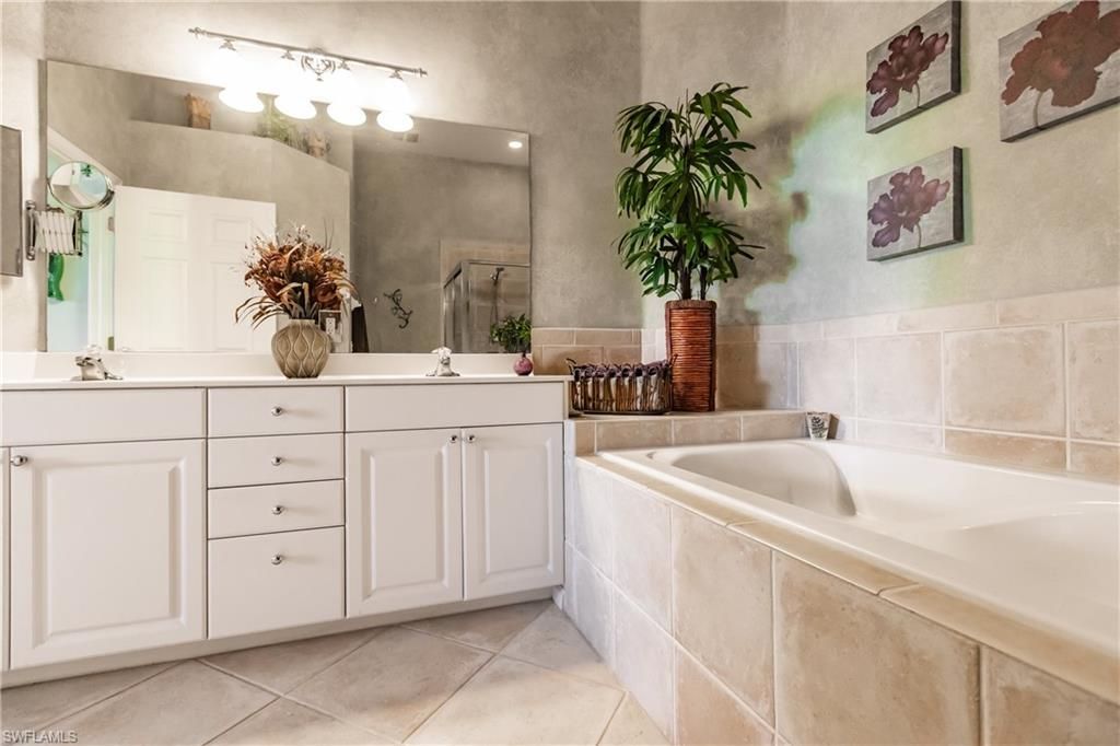 3011 Meandering Way, Unit 202, Fort Myers, FL 33905 Photo
