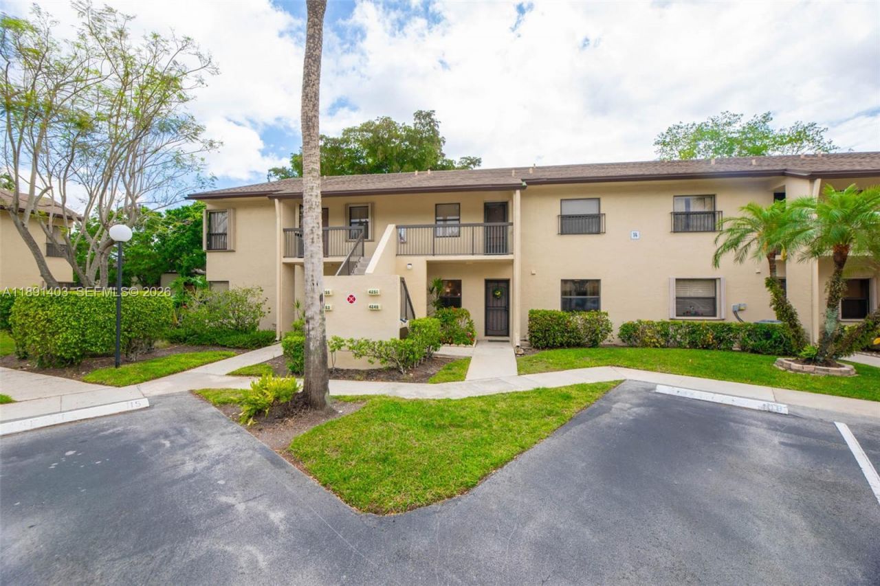 4249 S Carambola Cir S, Unit 2698, Coconut Creek, FL 33066 Photo