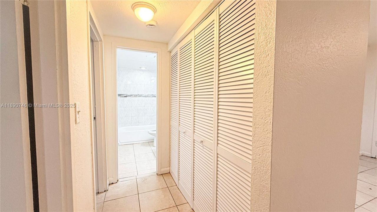 5100 SW 41st St, Unit 115, Pembroke Park, FL 33023 Photo