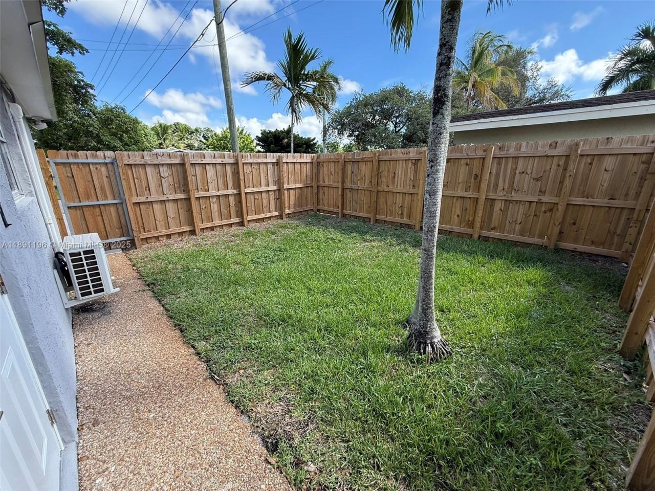 4300 NW 3rd Ct, Unit 1, Plantation, FL 33317 Photo