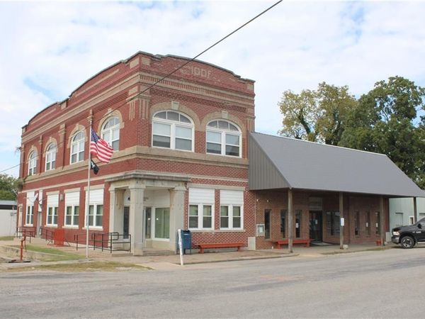 102 N Commercial Street, Kincaid, KS 66039