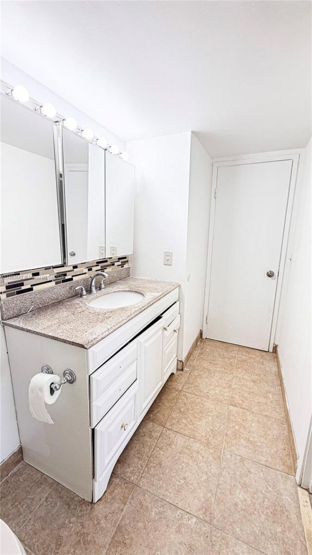 1351 NE Miami Gardens Dr, Unit 1701E, Miami, FL 33179 Photo