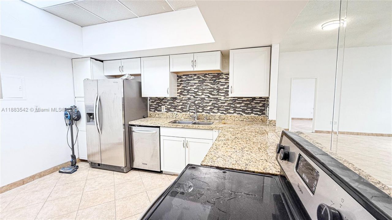 1351 NE Miami Gardens Dr, Unit 1701E, Miami, FL 33179 Photo