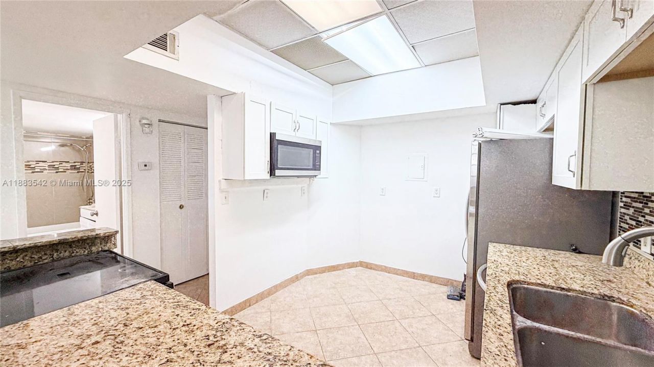 1351 NE Miami Gardens Dr, Unit 1701E, Miami, FL 33179 Photo