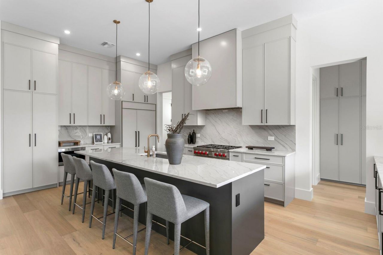 5104 W Platt Street, Tampa, FL 33609 Photo