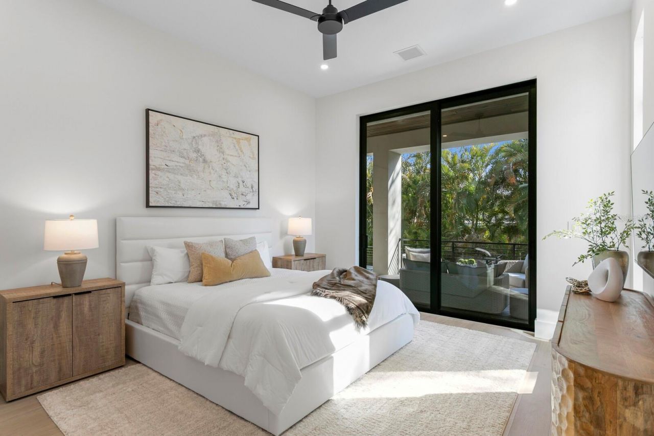 5104 W Platt Street, Tampa, FL 33609 Photo