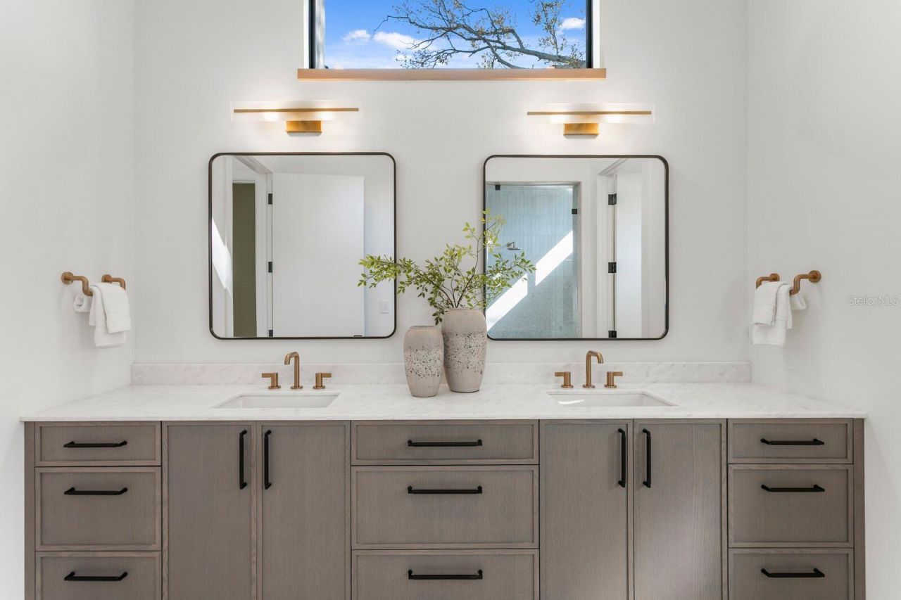 5104 W Platt Street, Tampa, FL 33609 Photo