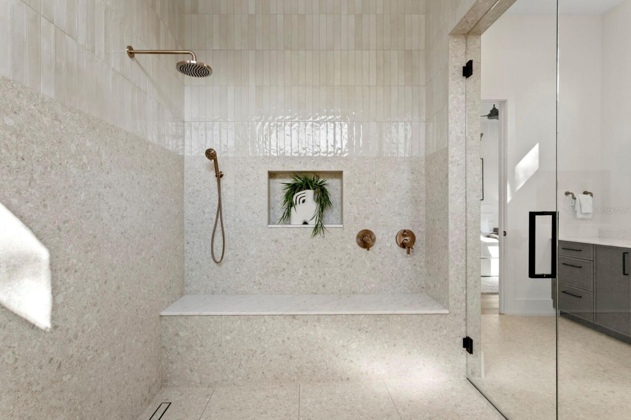 5104 W Platt Street, Tampa, FL 33609 Photo