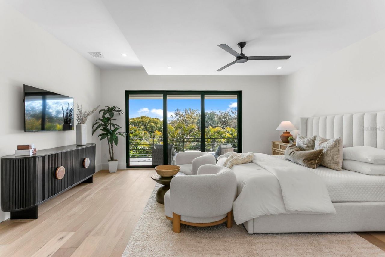 5104 W Platt Street, Tampa, FL 33609 Photo