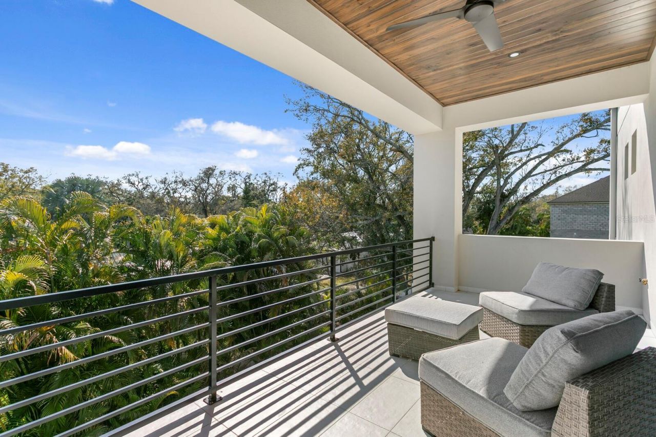 5104 W Platt Street, Tampa, FL 33609 Photo