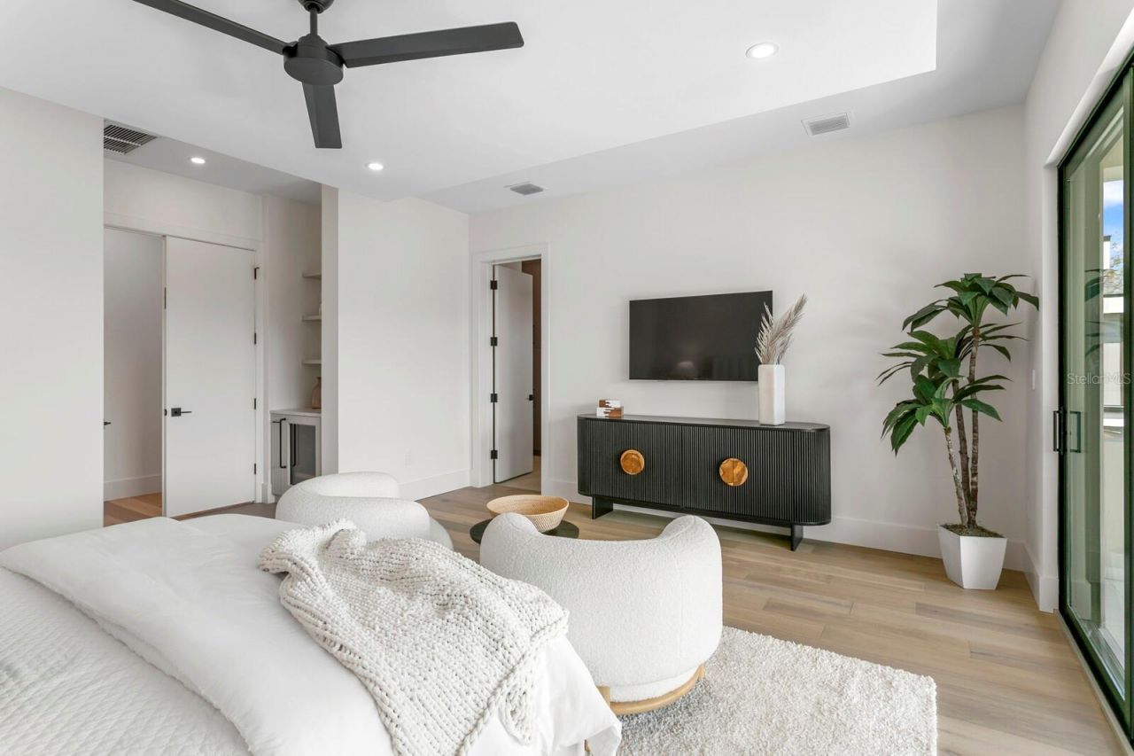 5104 W Platt Street, Tampa, FL 33609 Photo