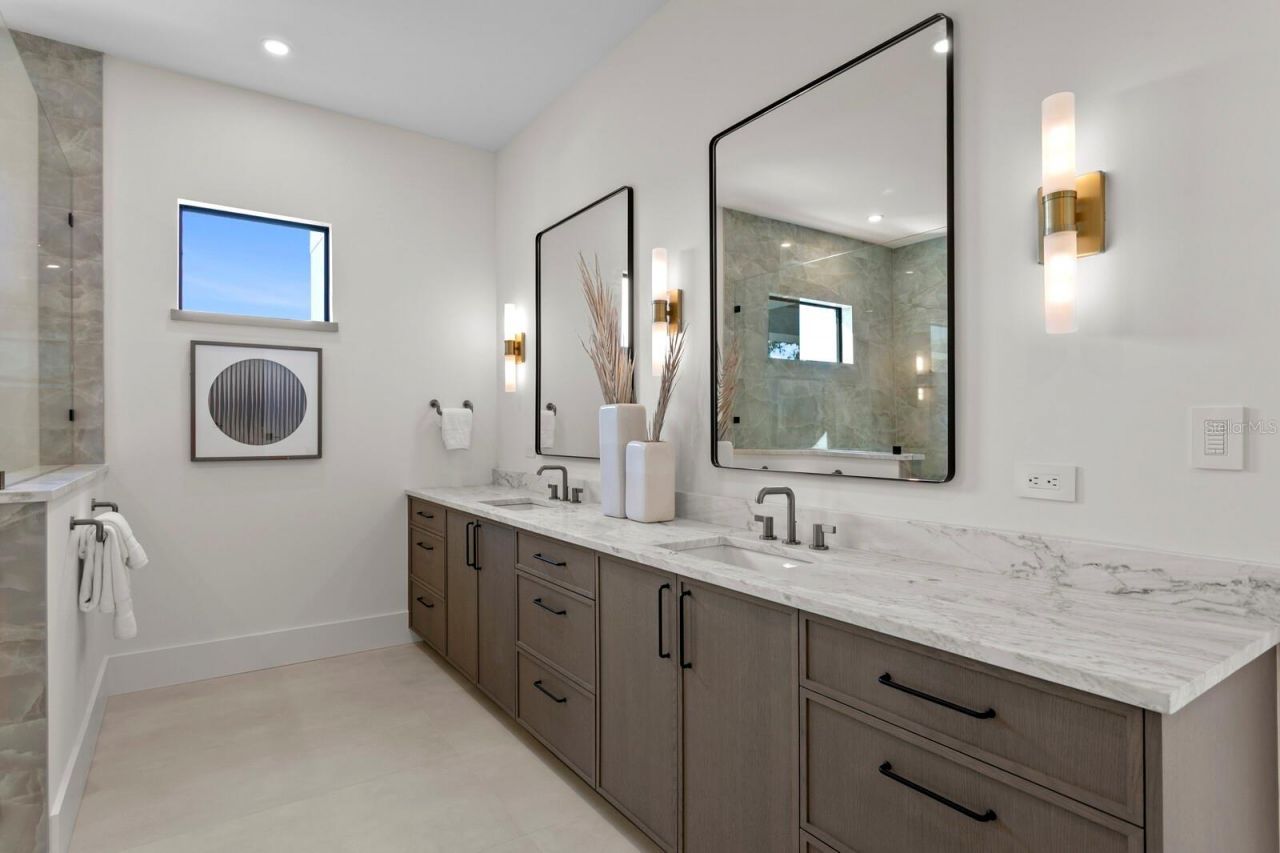 5104 W Platt Street, Tampa, FL 33609 Photo