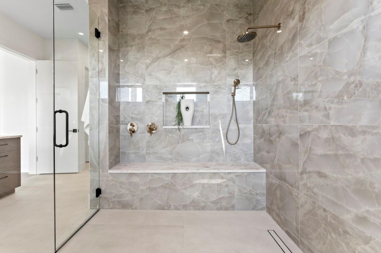 5104 W Platt Street, Tampa, FL 33609 Photo