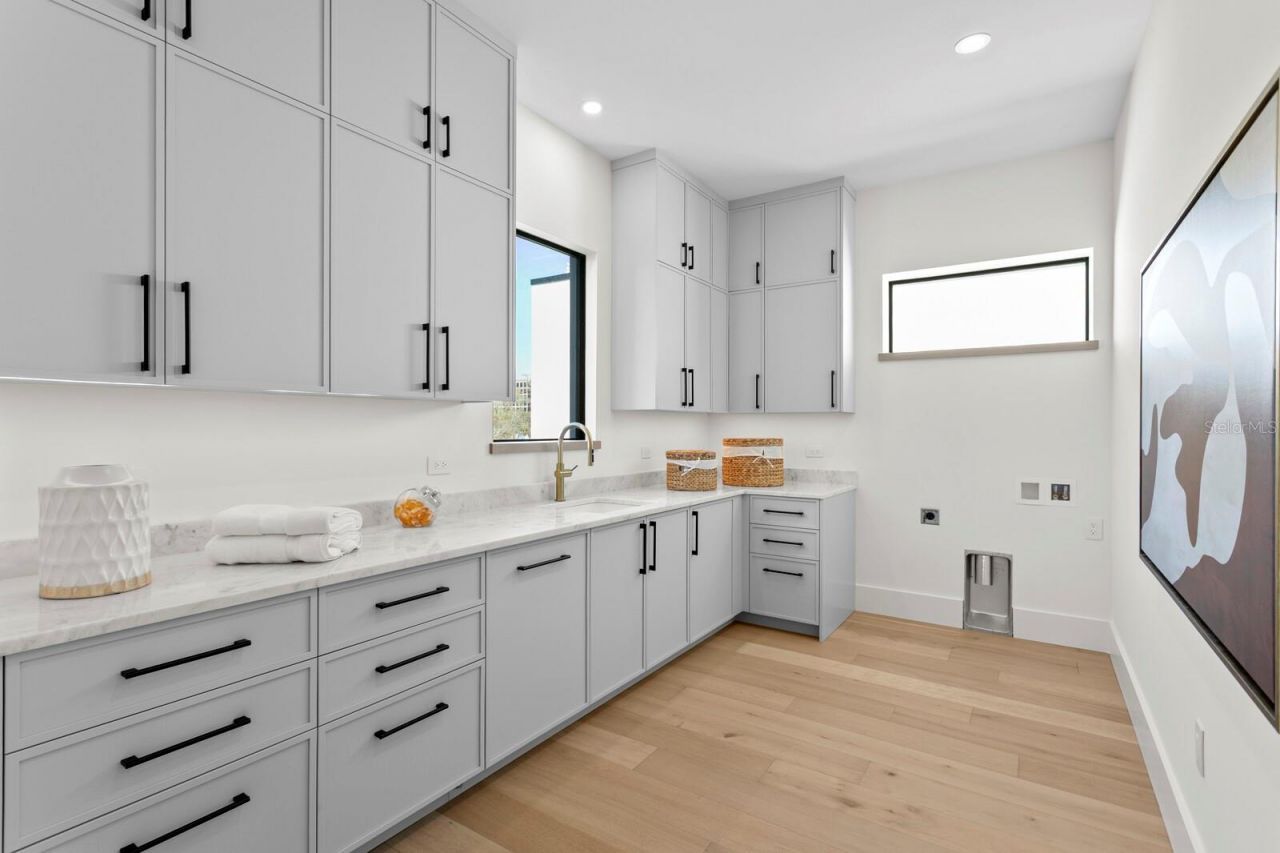 5104 W Platt Street, Tampa, FL 33609 Photo