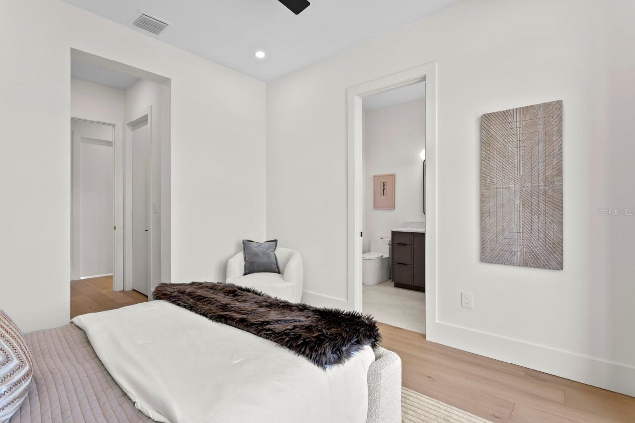 5104 W Platt Street, Tampa, FL 33609 Photo