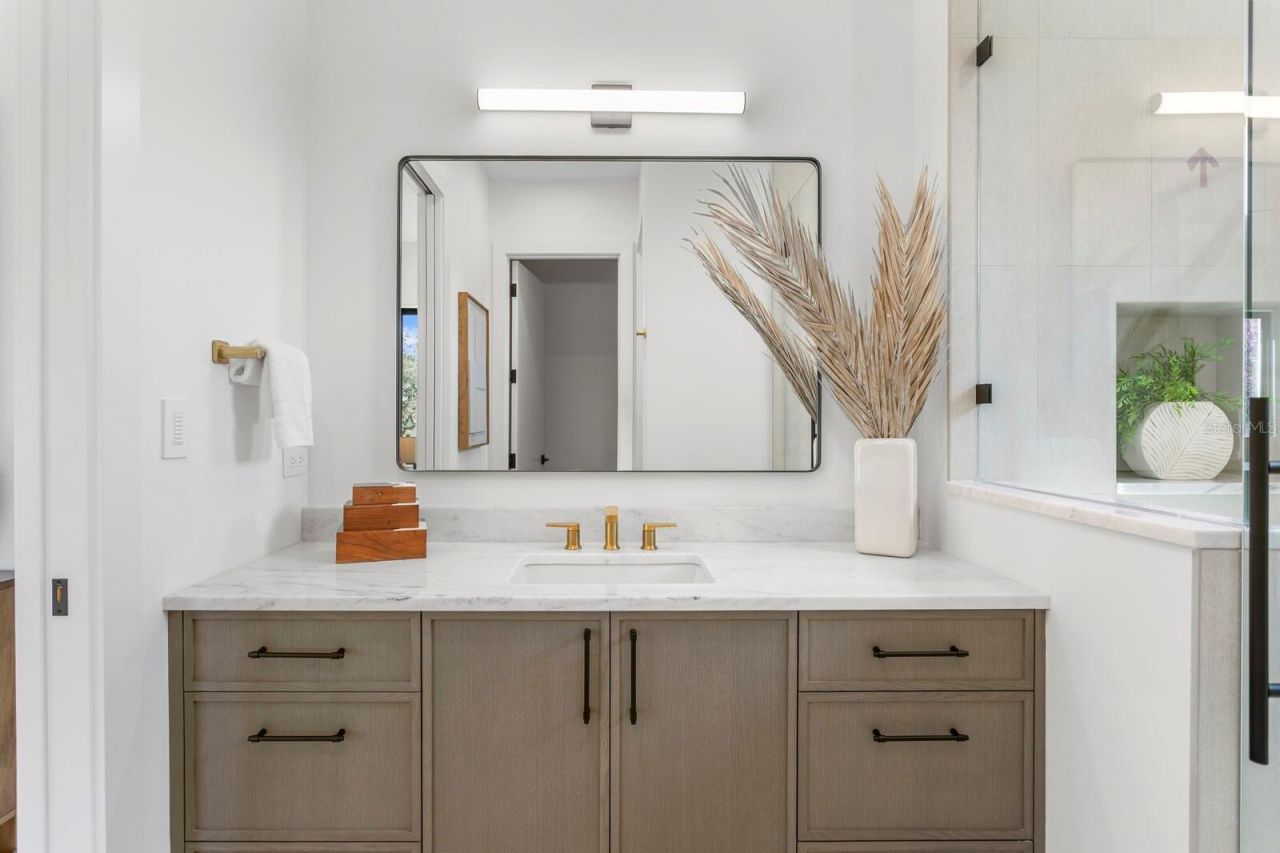 5104 W Platt Street, Tampa, FL 33609 Photo