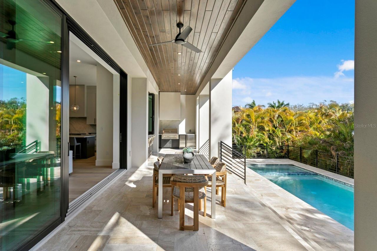 5104 W Platt Street, Tampa, FL 33609 Photo