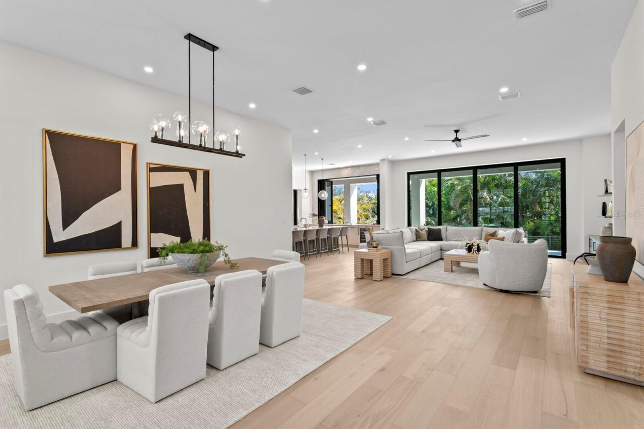 5104 W Platt Street, Tampa, FL 33609 Photo