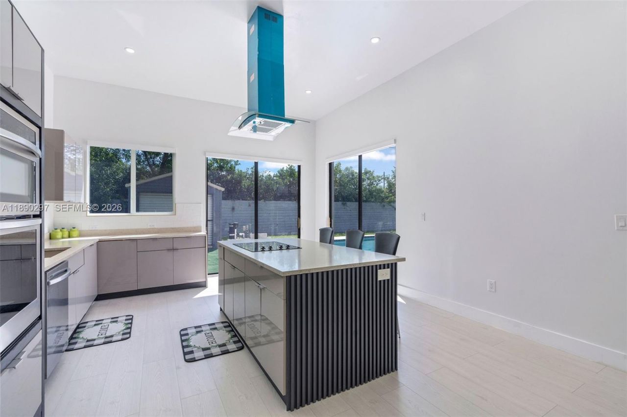 11811 SW 82 Rd, Miami, FL 33156 Photo