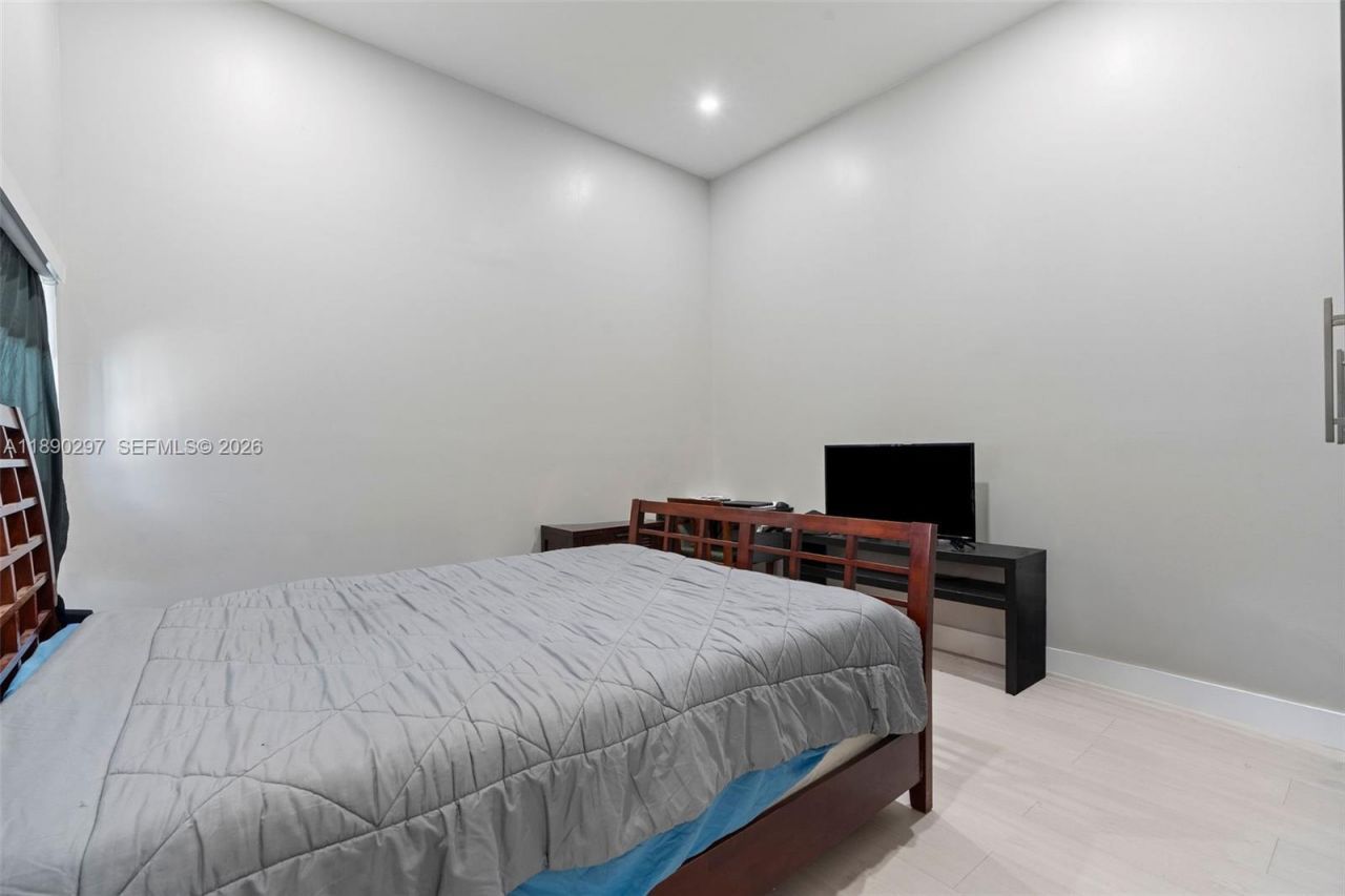 11811 SW 82 Rd, Miami, FL 33156 Photo