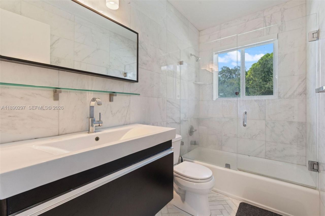 11811 SW 82 Rd, Miami, FL 33156 Photo