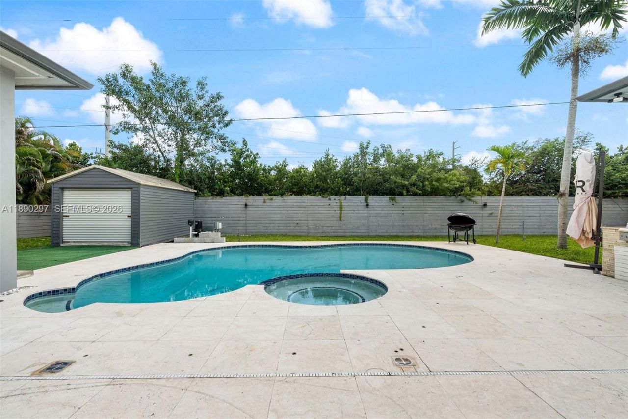 11811 SW 82 Rd, Miami, FL 33156 Photo