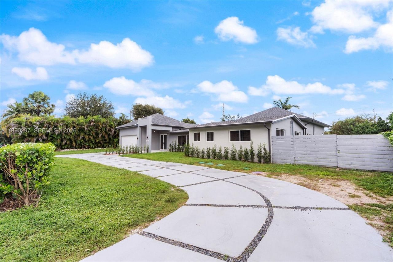 11811 SW 82 Rd, Miami, FL 33156 Photo