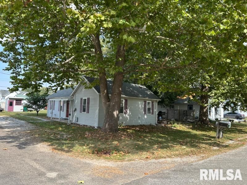 113 S Williams Street, Colchester, IL 62326 Main Photo