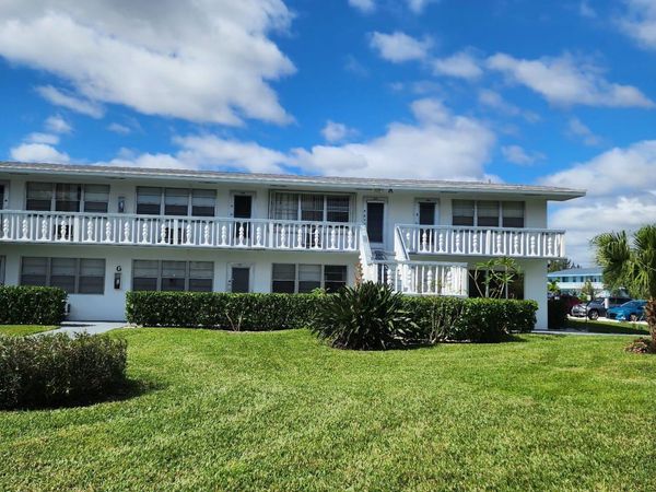 165 Camden G, West Palm Beach, FL 33417