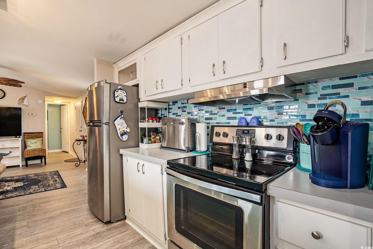 1 Seaway Ln. Photo 10