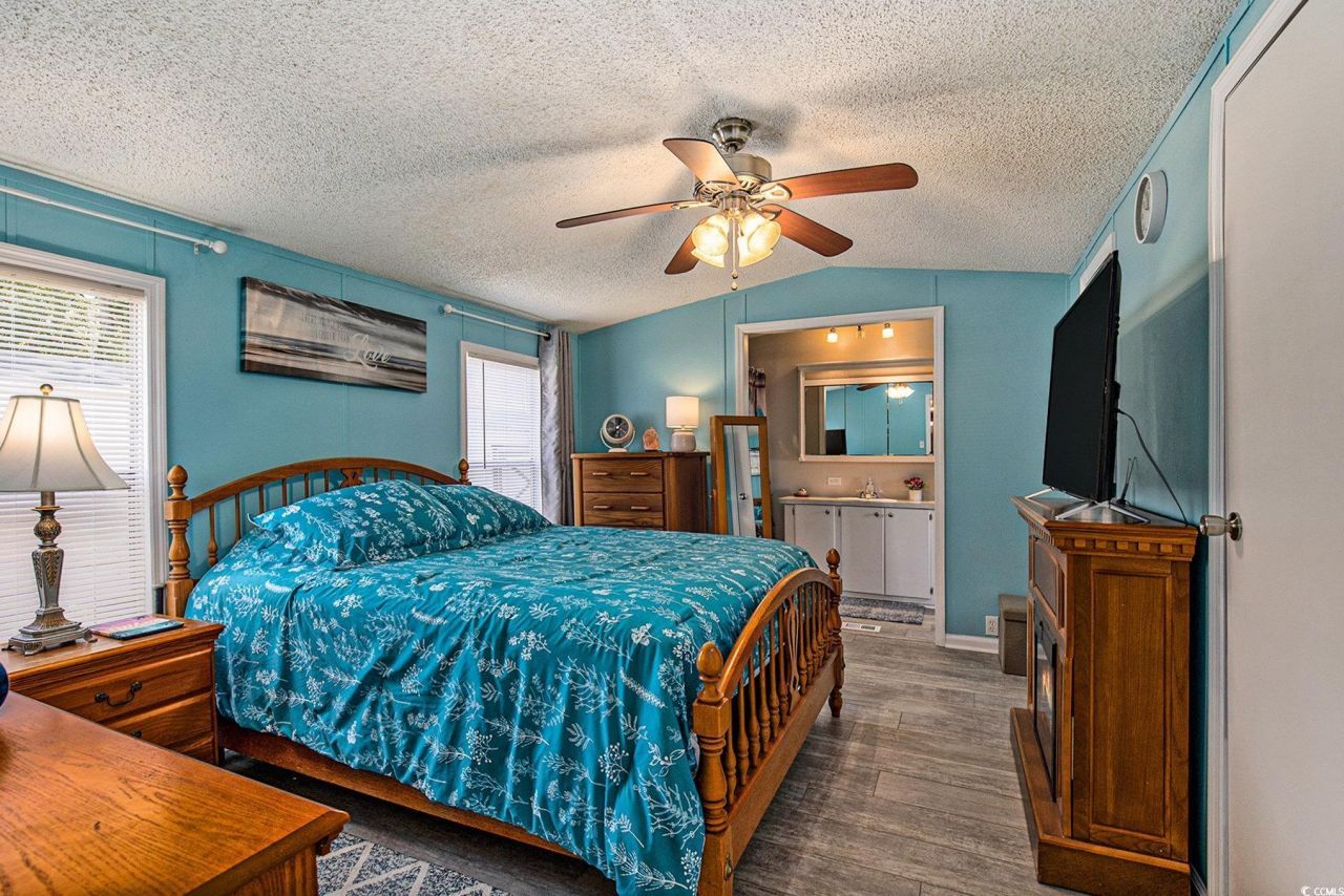 1 Seaway Ln. Photo 14