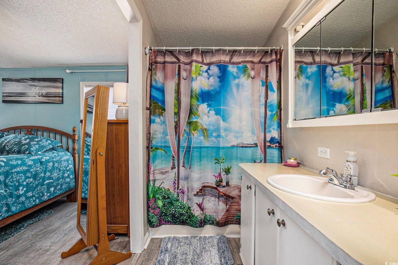 1 Seaway Ln. Photo 17