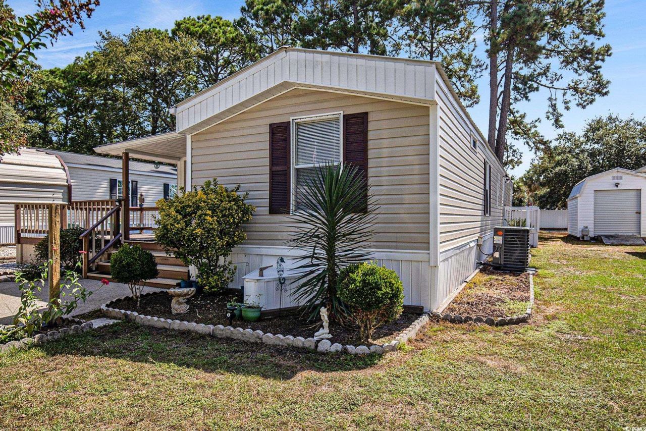 1 Seaway Ln. Photo 2