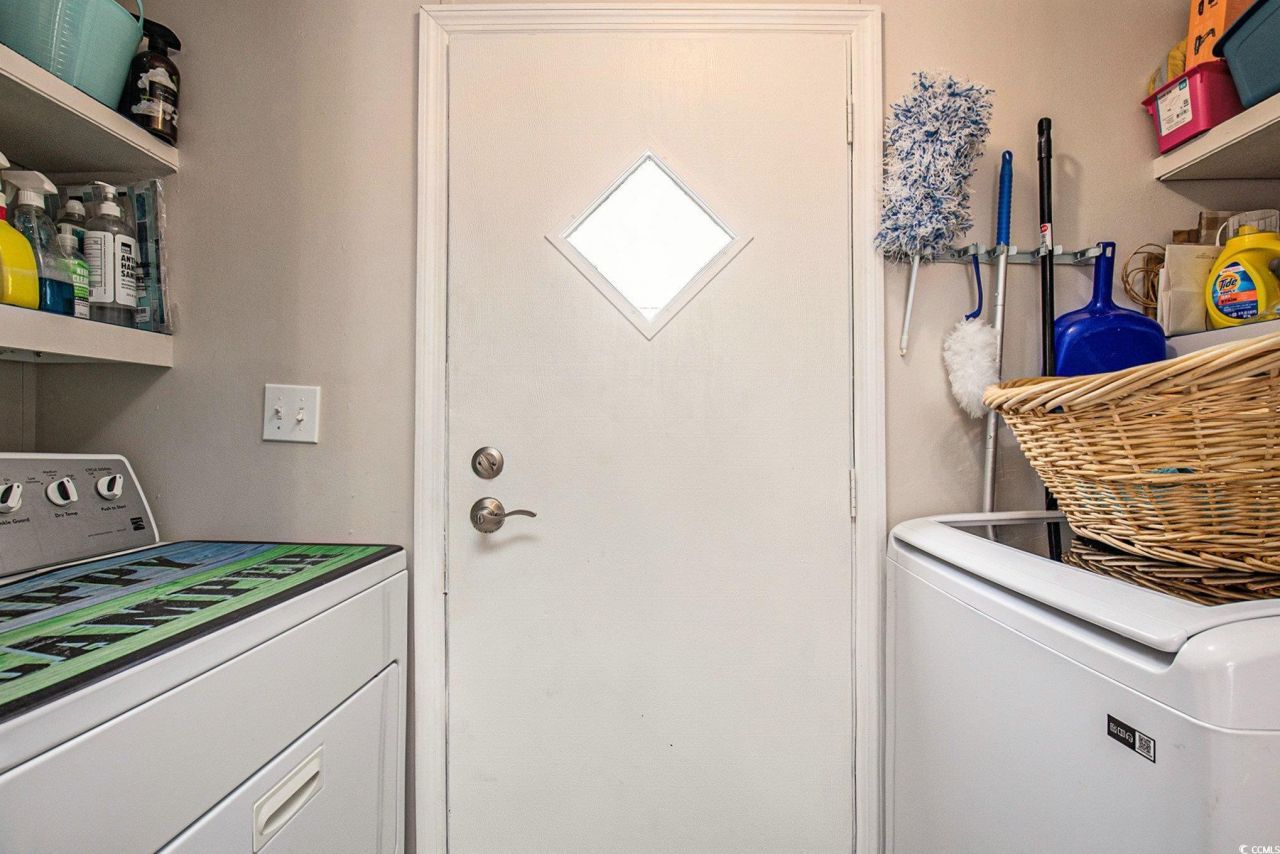 1 Seaway Ln. Photo 22