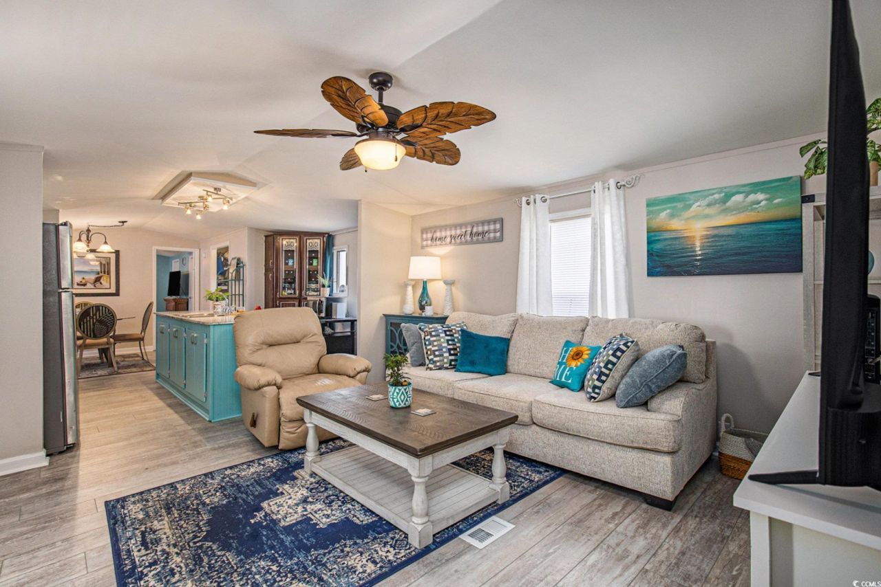 1 Seaway Ln. Photo 5