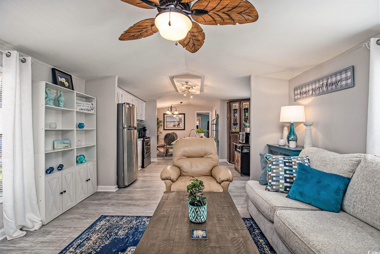 1 Seaway Ln. Photo 7