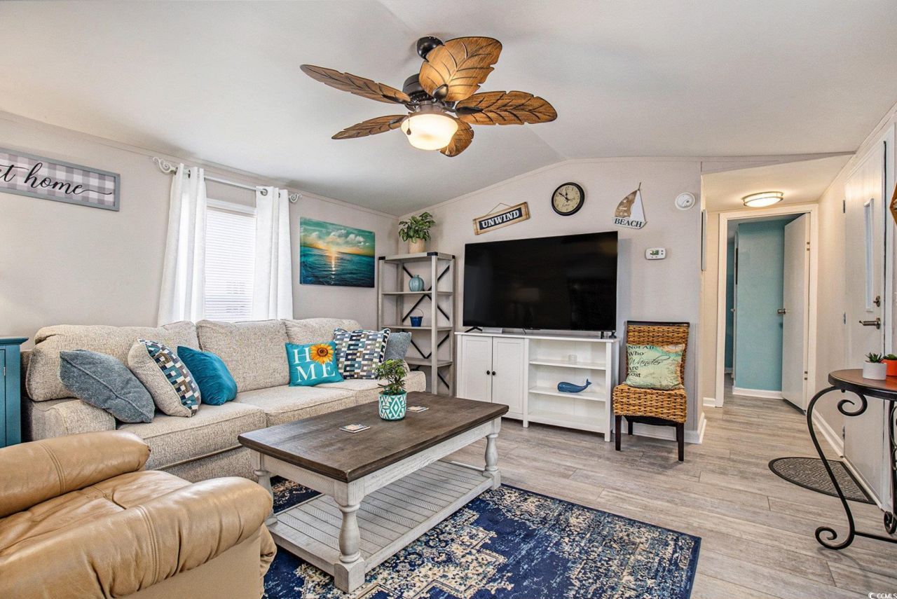 1 Seaway Ln. Photo 8