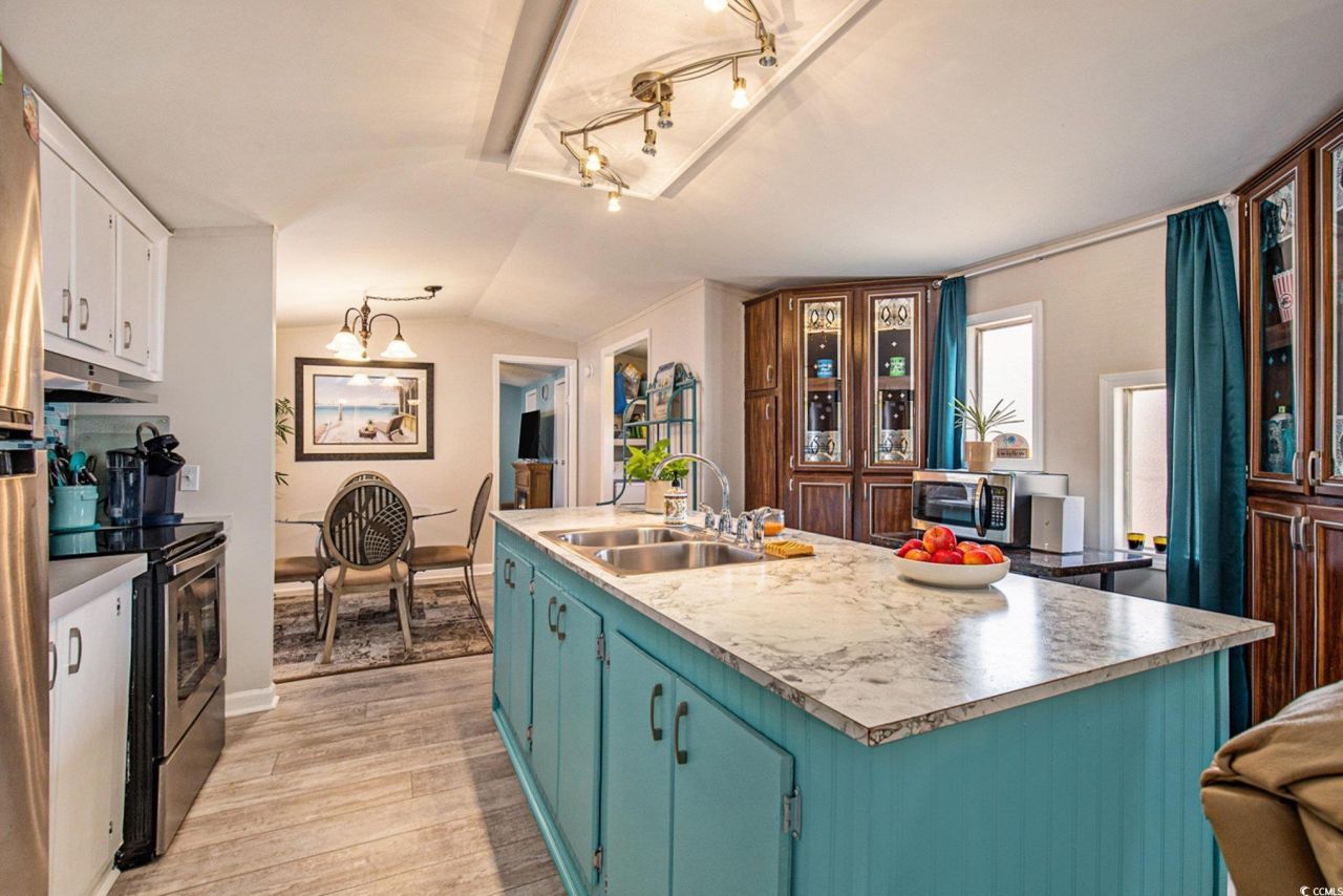 1 Seaway Ln. Photo 9