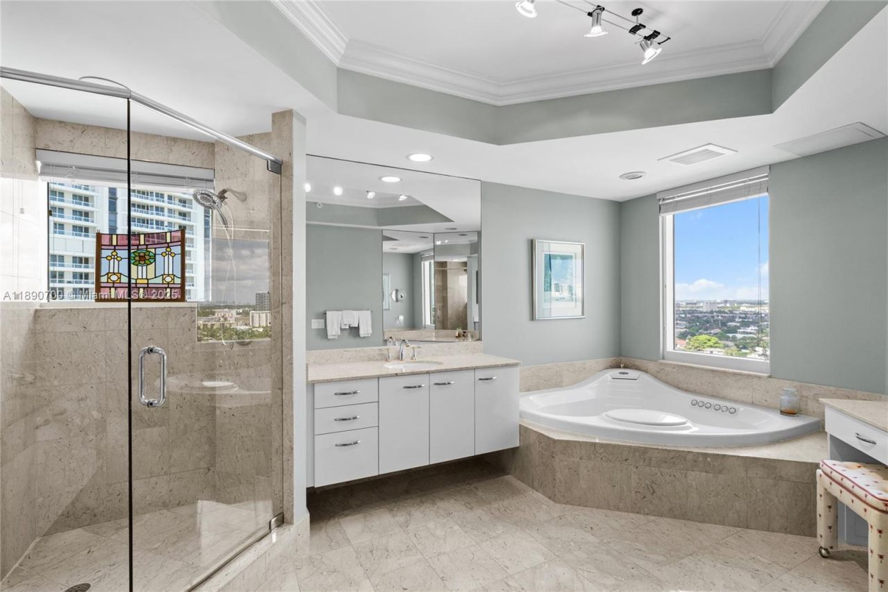 21200 Point Pl, Unit 1804, Aventura, FL 33180 Photo