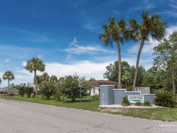 5527 Grande Lagoon Ct, Pensacola, FL 32507
