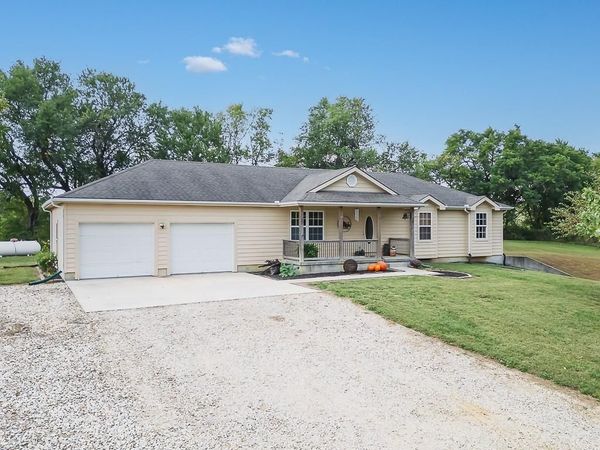 25011 Garrett Road, McLouth, KS 66054