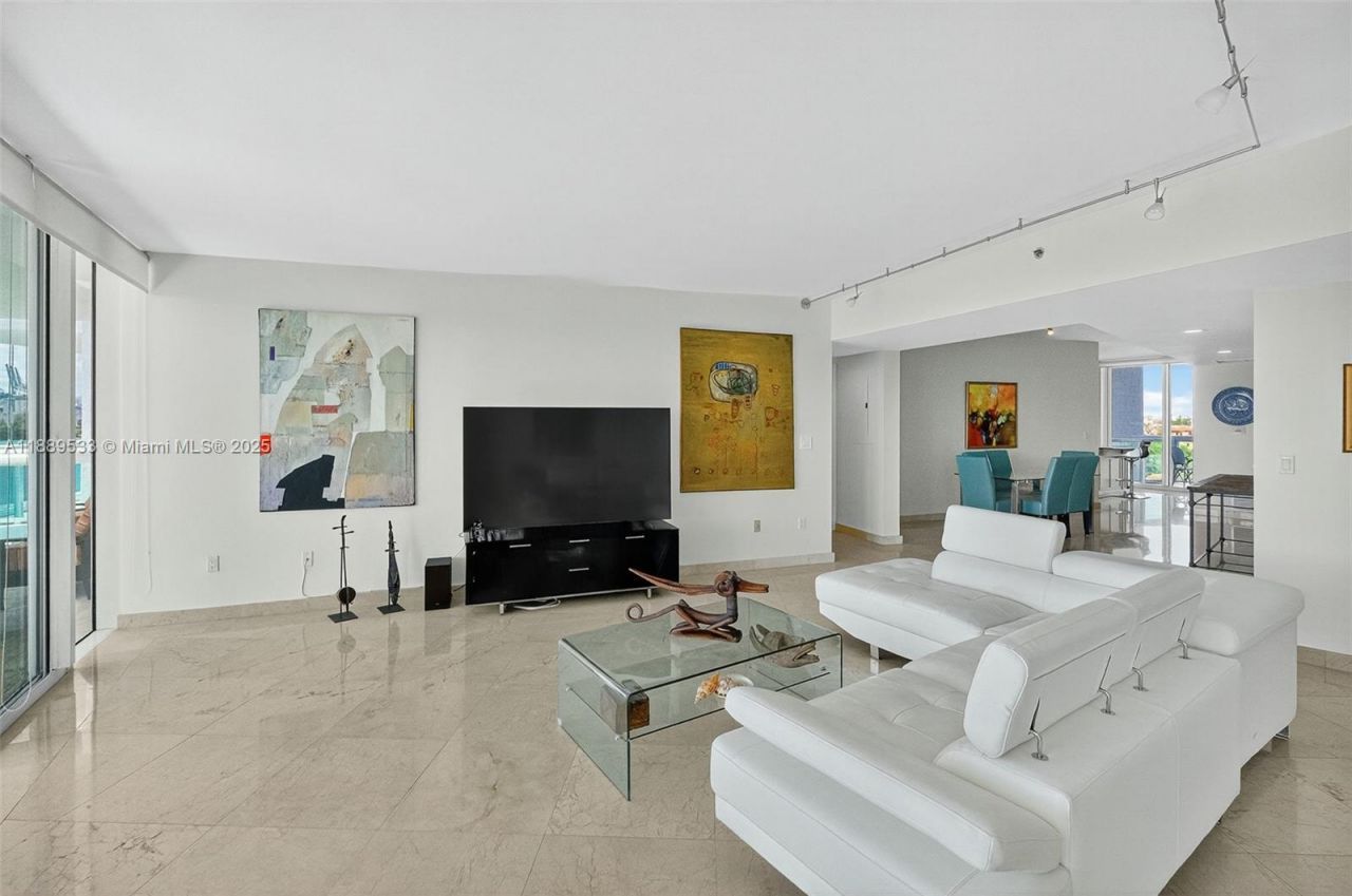 1000 S Pointe Dr, Unit 703, Miami Beach, FL 33139 Photo